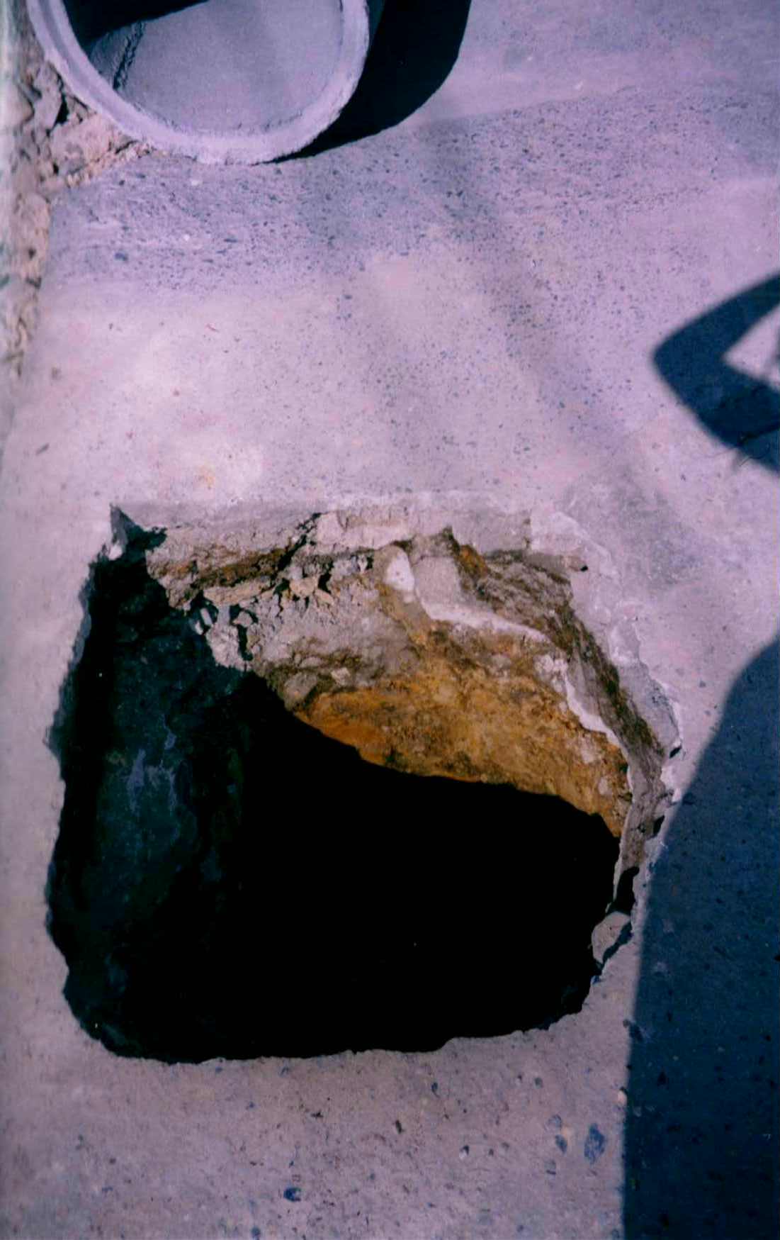 gua_hole.jpg
